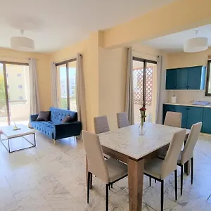 Apartment Comfy In A Shared Near Salt Lake With Internet And Netflix, Larnaca
